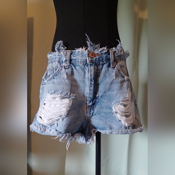 A Forever 21 Distressed Blue Denim Shorts - Picture 1 of 7